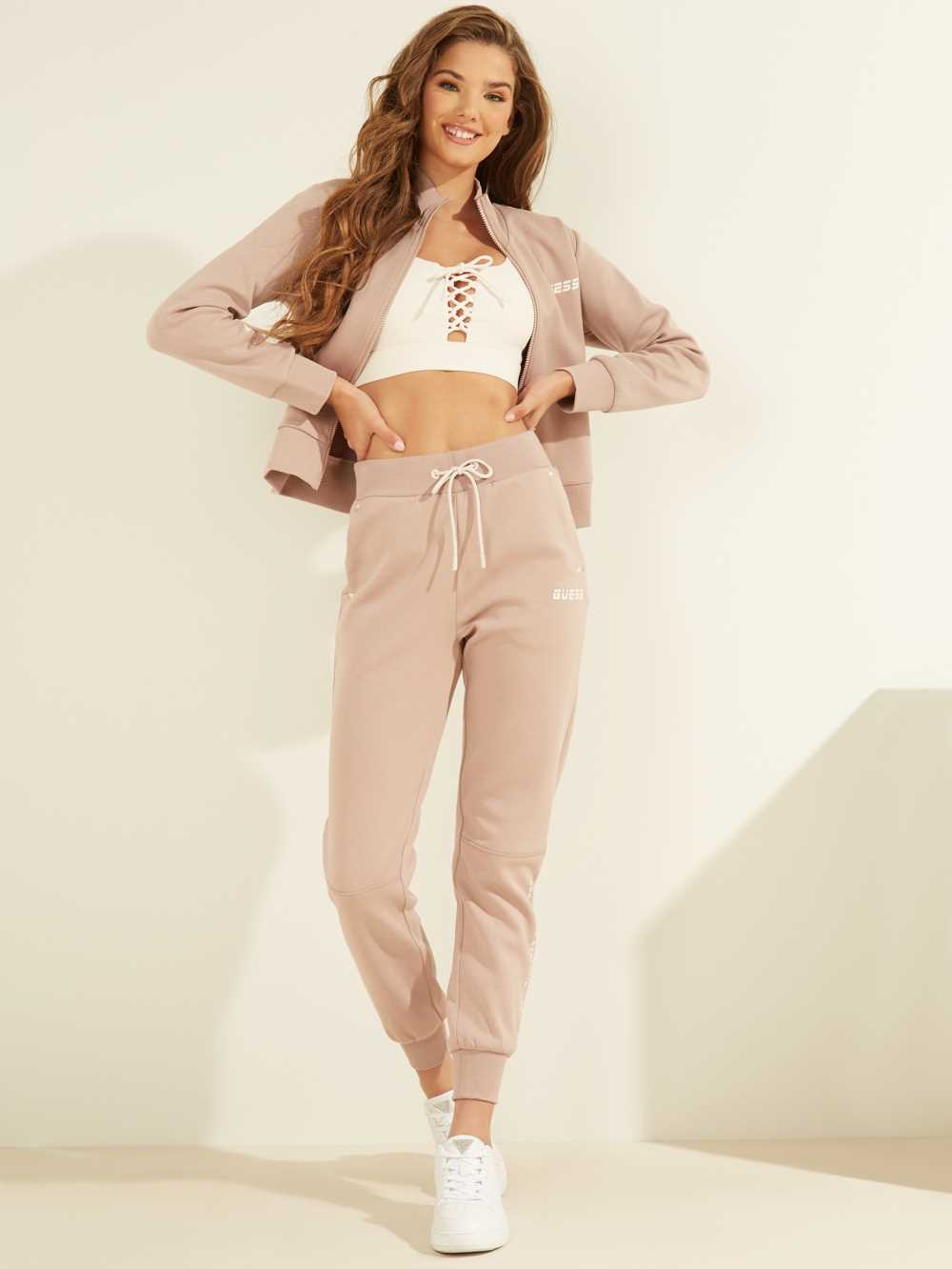 Guess Contrast Logo Mjukisbyxor Dam Aprikos | 548023-SWA