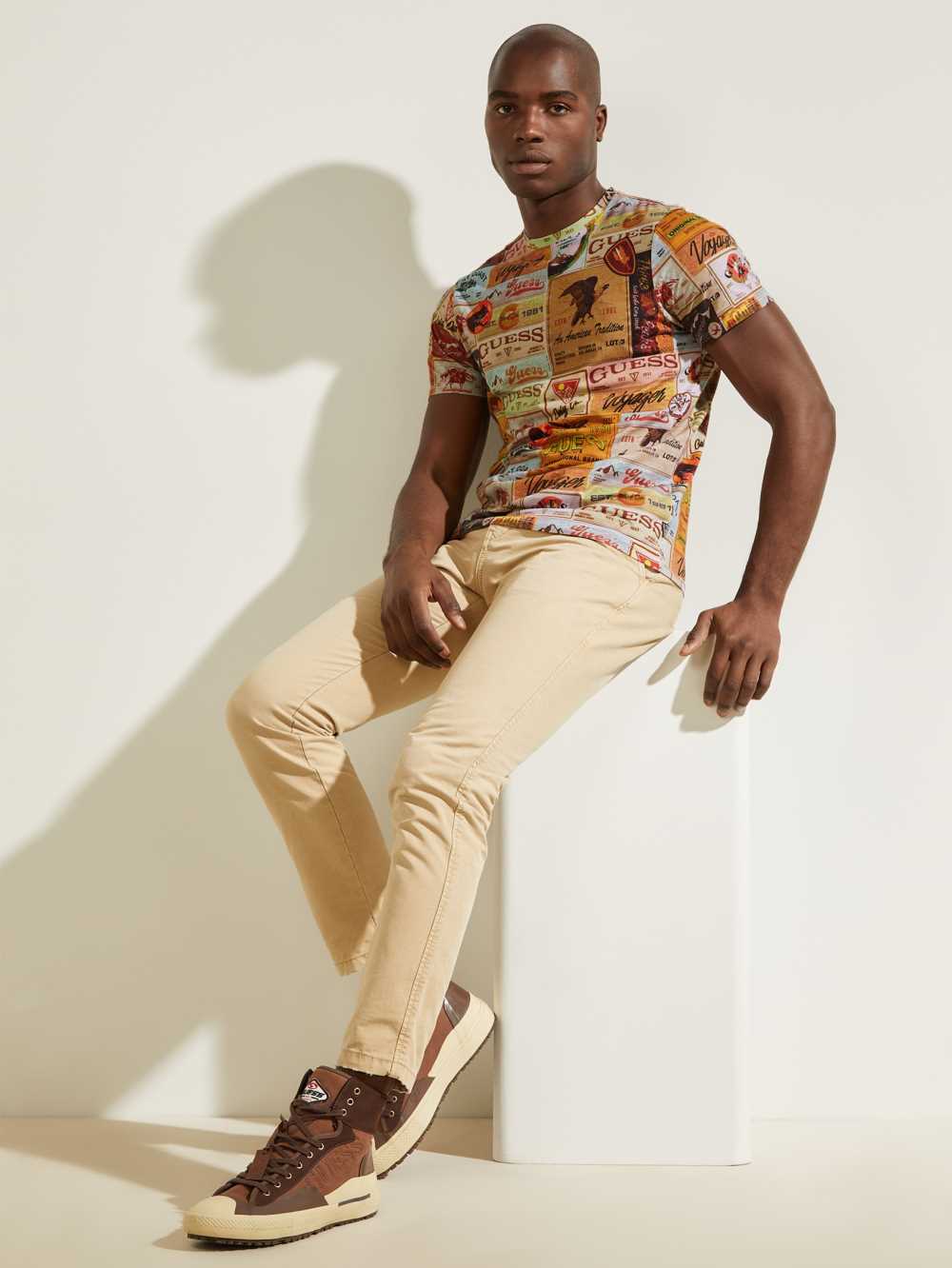 Guess Eco Vintage Poster T-shirt Herr Vita Olika Färger | 382056-FHU