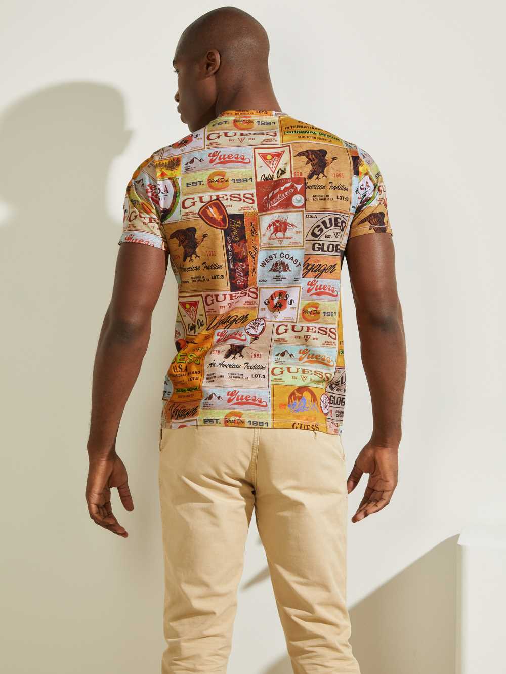 Guess Eco Vintage Poster T-shirt Herr Vita Olika Färger | 382056-FHU