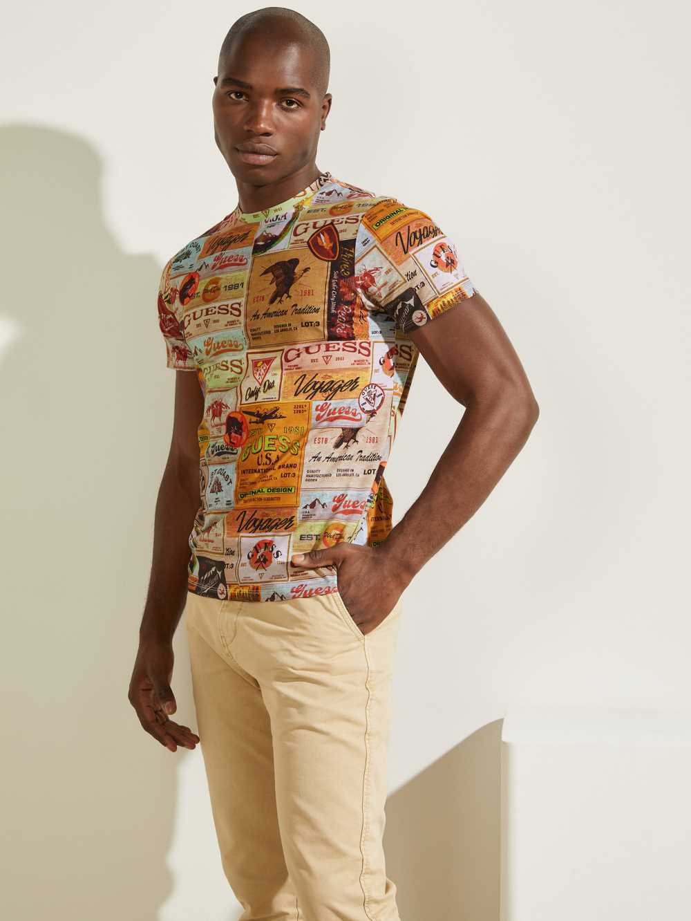 Guess Eco Vintage Poster T-shirt Herr Vita Olika Färger | 382056-FHU