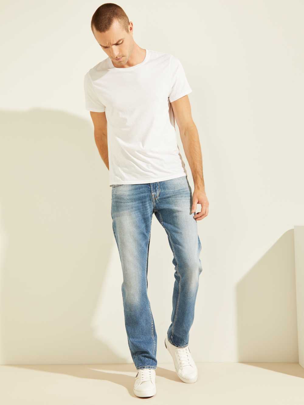 Guess Regular Straight Faded Jeans Herr Tvätt | 965271-HLJ