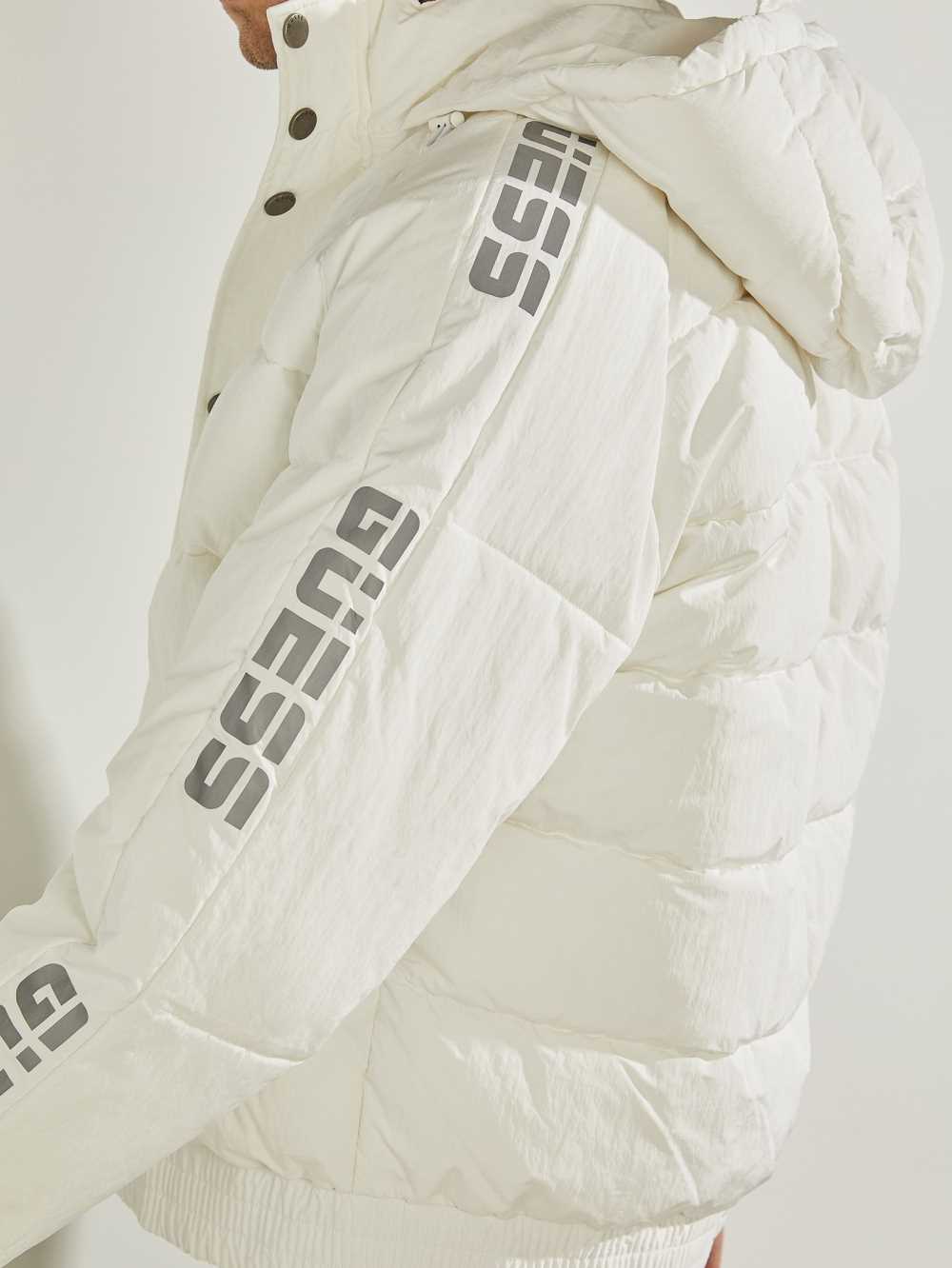 Guess Summit Nylon Ski Puffer Jacka Herr Vita | 836452-NHY
