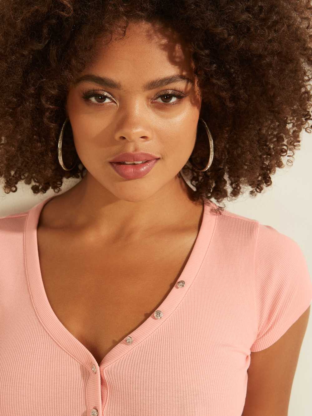 Guess V-Neck Henley T-shirt Dam Rosa | 024875-UIM